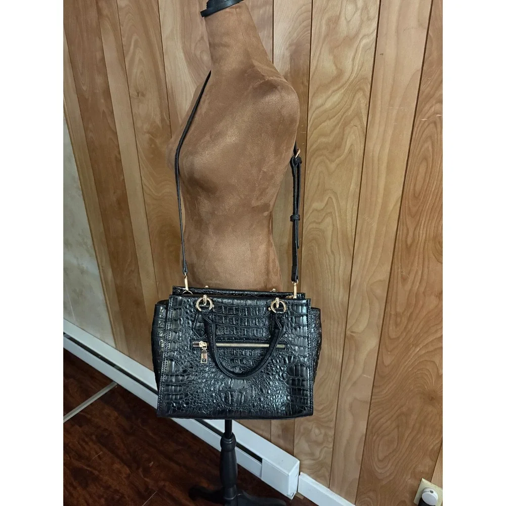 Black Crocodile Embossed Satchel Handbag Crossbody Bag‎ with Gold Hardware NWOT